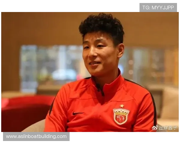 深夜苦练只为登顶荣耀赛后采访展现冠军信念与不懈追求